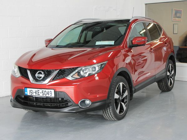Nissan Qashqai Hatchback, Diesel, 2015, Red