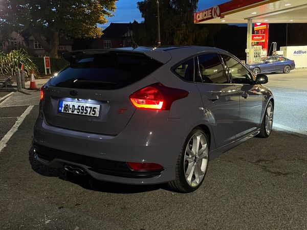Ford Focus Hatchback, Diesel, 2018, Grey