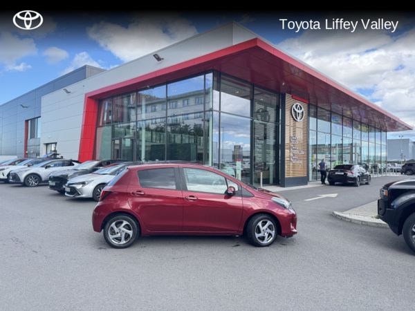 Toyota Yaris Hatchback, Petrol Hybrid, 2017, Red