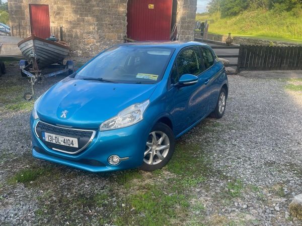 Peugeot 208 Hatchback, Petrol, 2013, Blue