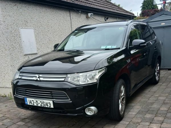 Mitsubishi Outlander SUV, Petrol Plug-in Hybrid, 2014, Black