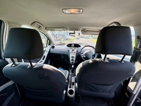 Toyota Yaris Hatchback, Petrol, 2008, Silver