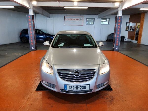 Opel Insignia Saloon, Diesel, 2013, Silver