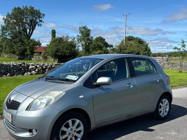 Toyota Yaris Hatchback, Petrol, 2006, Silver