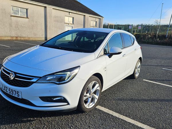 Vauxhall Astra Hatchback, Petrol, 2018, White