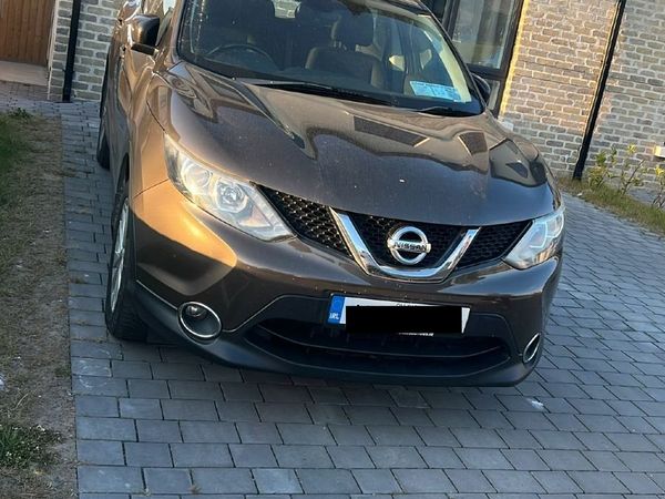 Nissan Qashqai Hatchback, Diesel, 2014, Brown