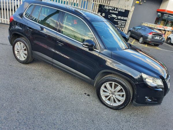 Volkswagen Tiguan SUV, Diesel, 2011, Black