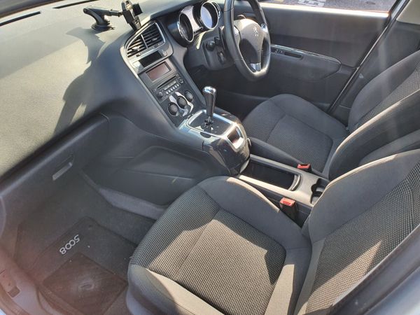 Peugeot 5008 MPV, Diesel, 2014, Silver
