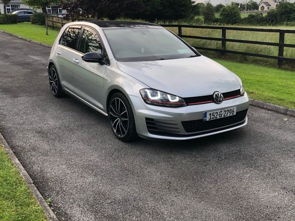 Volkswagen Golf Hatchback, Petrol, 2015, Silver