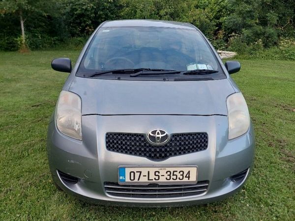 Toyota Yaris Hatchback, Petrol, 2007, Silver