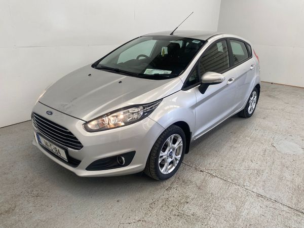 Ford Fiesta Hatchback, Petrol, 2014, Silver