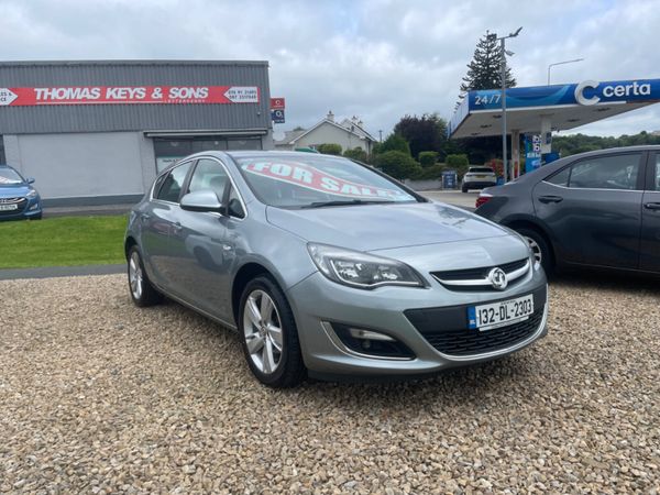 Vauxhall Astra Hatchback, Petrol, 2013, Silver