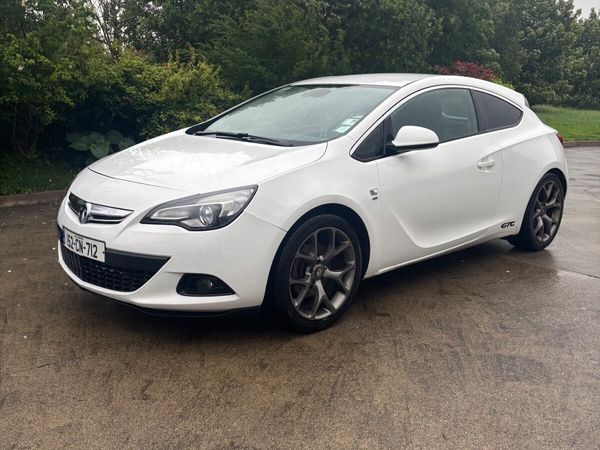 Vauxhall Astra Coupe, Diesel, 2015, White