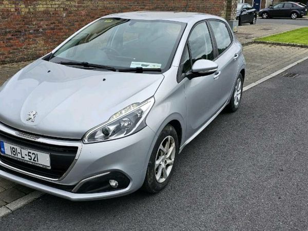 Peugeot 208 Hatchback, Petrol, 2018, Grey