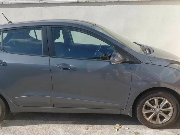 Hyundai i10 Hatchback, Petrol, 2014, Grey