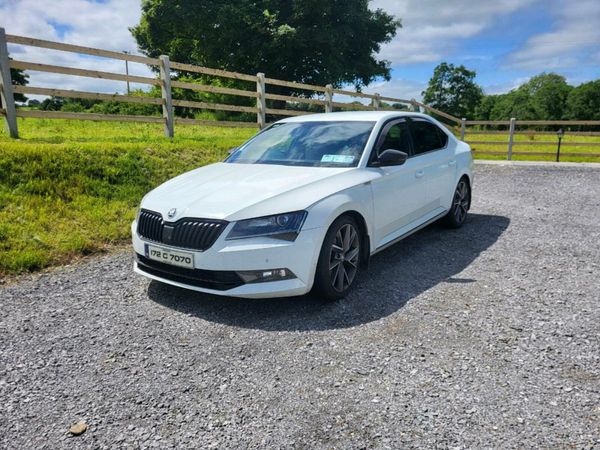 Skoda Superb Hatchback, Diesel, 2017, White
