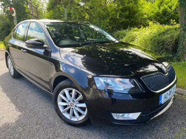 Skoda Octavia Saloon, Diesel, 2014, Black