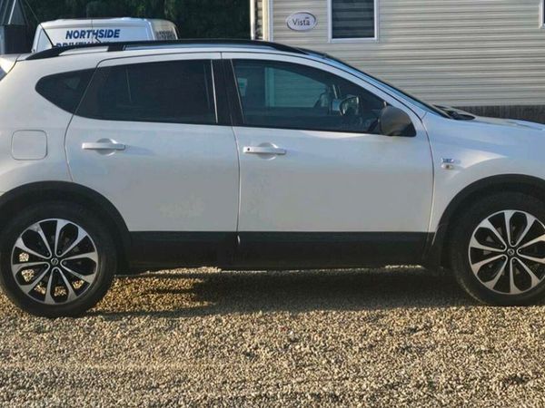 Nissan Qashqai Hatchback, Diesel, 2013, White