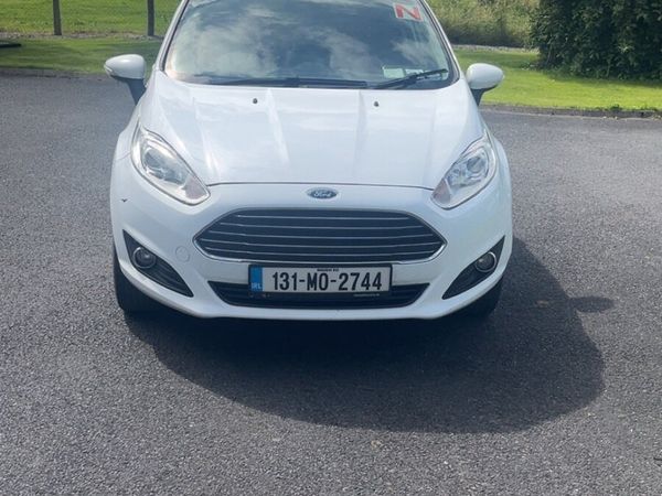 Ford Fiesta Hatchback, Petrol, 2013, White