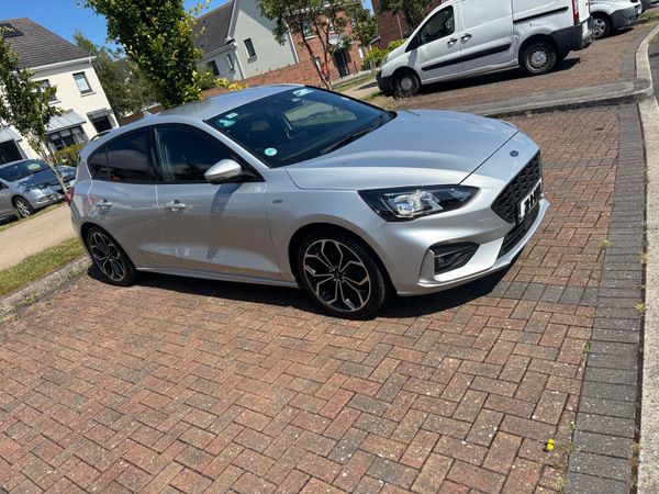 Ford Focus Hatchback, Diesel, 2021, Grey