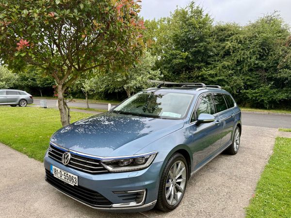Volkswagen Passat Estate, Petrol Plug-in Hybrid, 2018, Blue