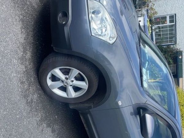 Nissan Qashqai Hatchback, Diesel, 2009, Blue