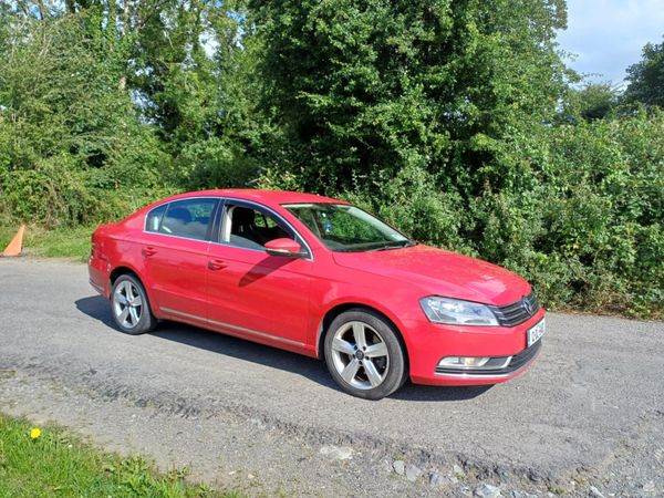Volkswagen Passat Saloon, Diesel, 2012, Red