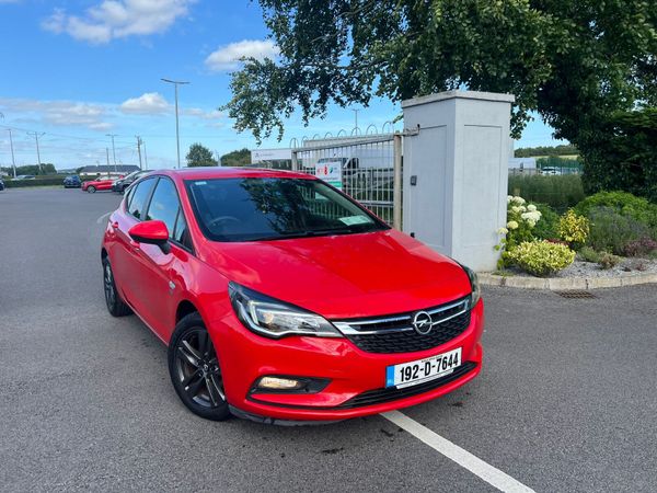 Opel Astra Hatchback, Petrol, 2019, Red