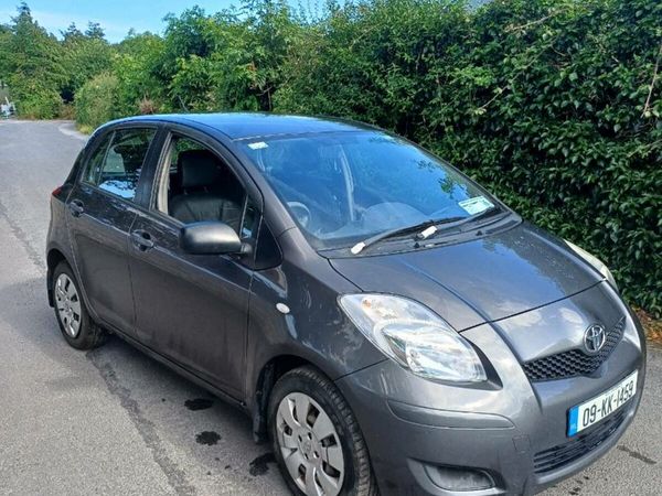 Toyota Yaris Hatchback, Petrol, 2009, Grey