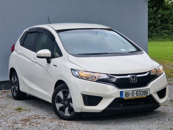 Honda Fit Hatchback, Petrol Hybrid, 2016, White