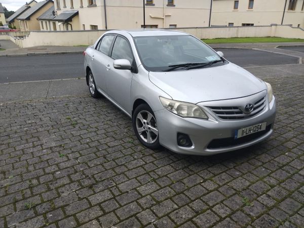 Toyota Corolla Saloon, Diesel, 2011, Silver