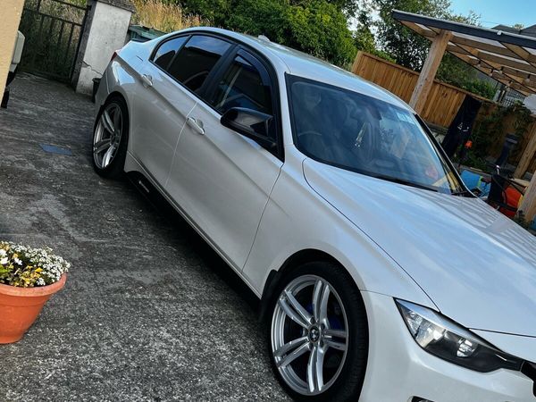BMW 3-Series Saloon, Diesel, 2013, White