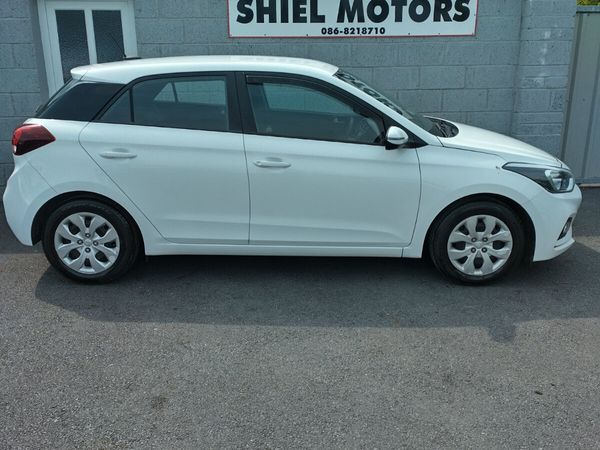 Hyundai i20 Hatchback, Petrol, 2018, White