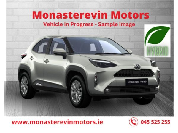 Toyota Yaris Hatchback, Petrol Hybrid, 2023, Grey