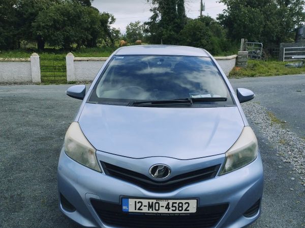 Toyota Vitz Hatchback, Petrol, 2012, Blue