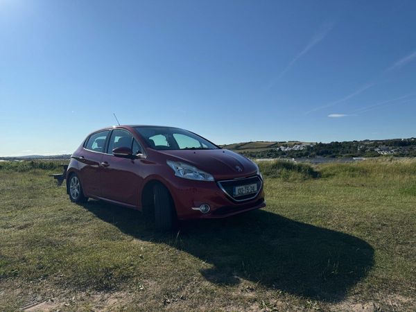 Peugeot 208 Hatchback, Diesel, 2013, Red