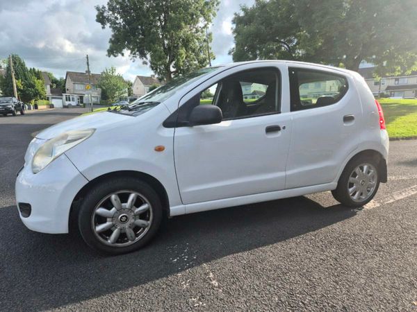 Suzuki Alto Hatchback, Petrol, 2011, White