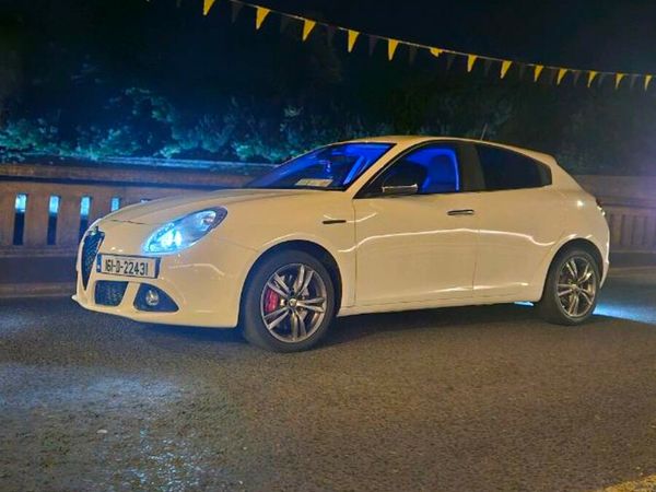 Alfa Romeo Giulietta Hatchback, Diesel, 2016, White