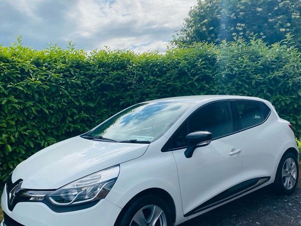 Renault Clio Hatchback, Petrol, 2016, White