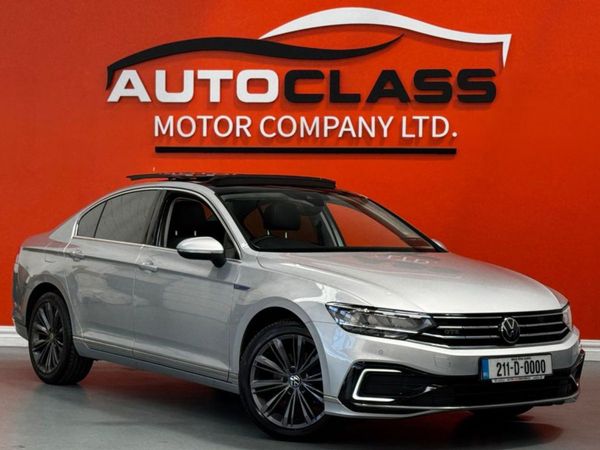 Volkswagen Passat Saloon, Hybrid, 2021, Silver