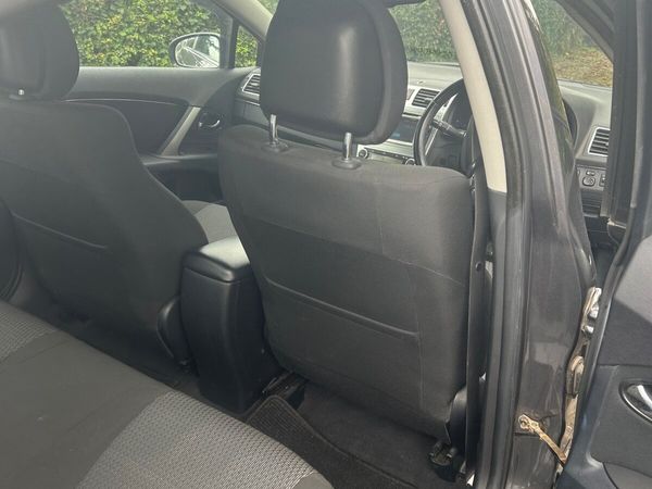 Toyota Avensis Saloon, Diesel, 2013, Grey