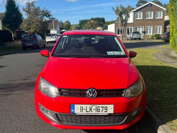 Volkswagen Polo Hatchback, Petrol, 2011, Red