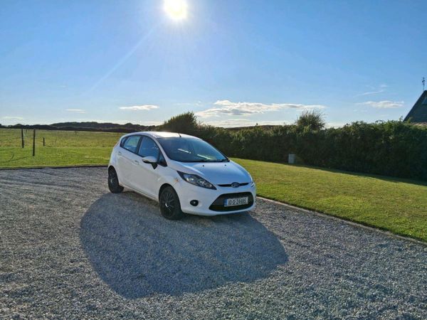 Ford Fiesta Hatchback, Diesel, 2010, White