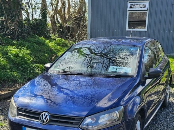 Volkswagen Polo Hatchback, Petrol, 2011, Blue