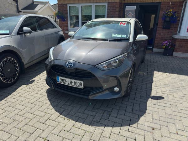 Toyota Yaris Hatchback, Petrol Hybrid, 2020, Grey