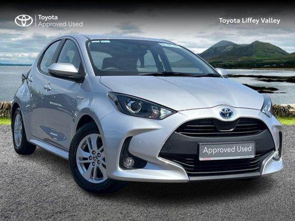 Toyota Yaris Hatchback, Petrol Hybrid, 2021, Silver