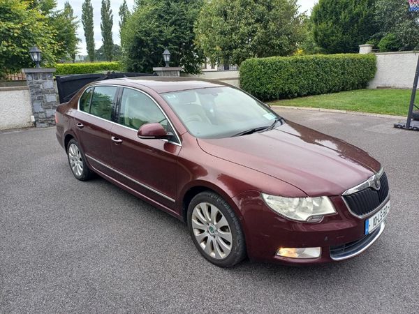 Skoda Superb Saloon, Diesel, 2010, Red