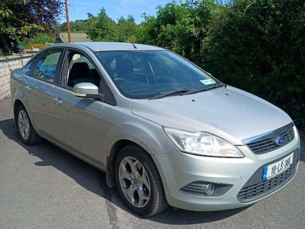 Ford Focus Saloon, Diesel, 2010, Gold