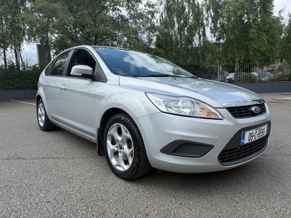 Ford Focus Hatchback, Petrol, 2009, Silver