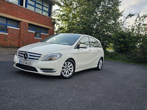 Mercedes-Benz B-Class MPV, Petrol, 2013, White